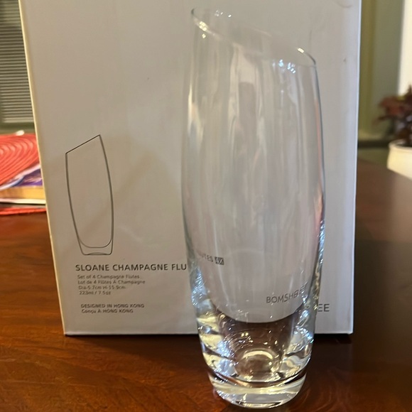 Sloane Champagne flutes new in box set of 4 - Picture 1 of 2
